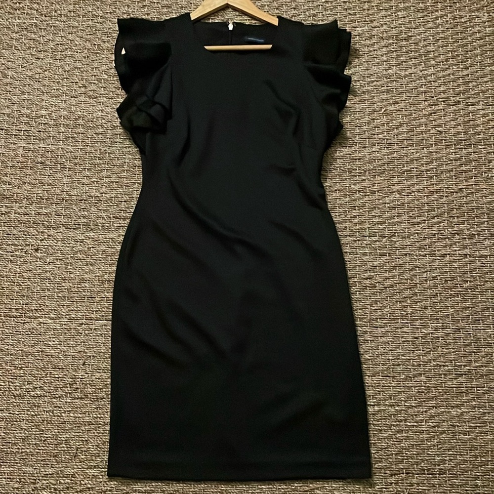 Tommy Hilfiger - Scuba Crew Neck Flutter Ruffle Cap Sleeve Sheath Dress